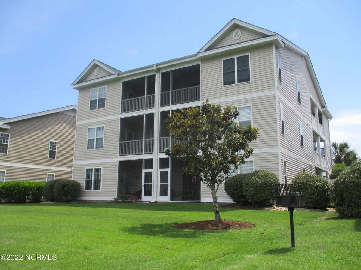 886 Great Egret Circle