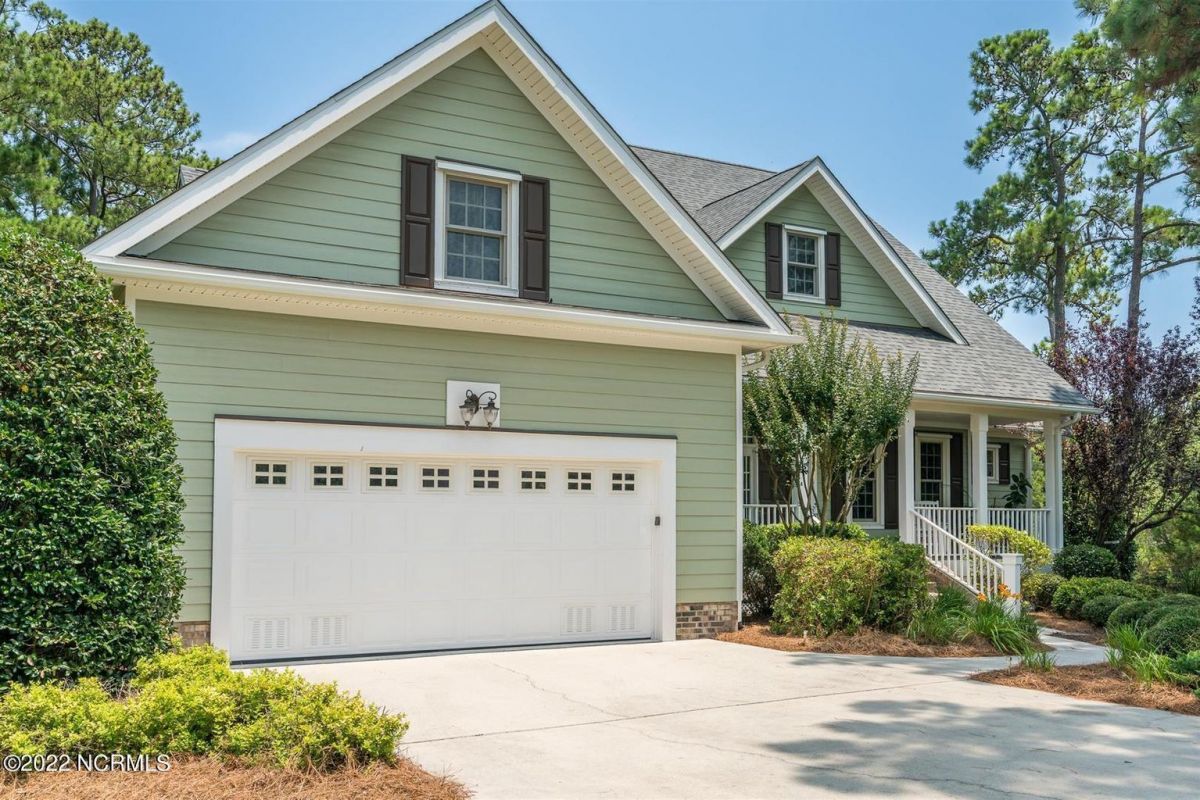 4418 Dragonfly Court