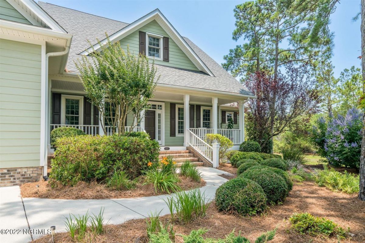 4418 Dragonfly Court