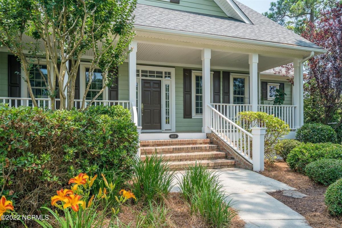 4418 Dragonfly Court