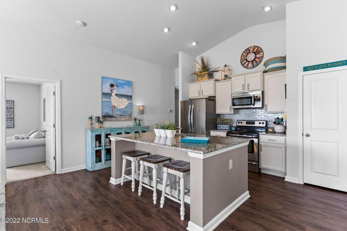 1086 Chadsey Lake Drive