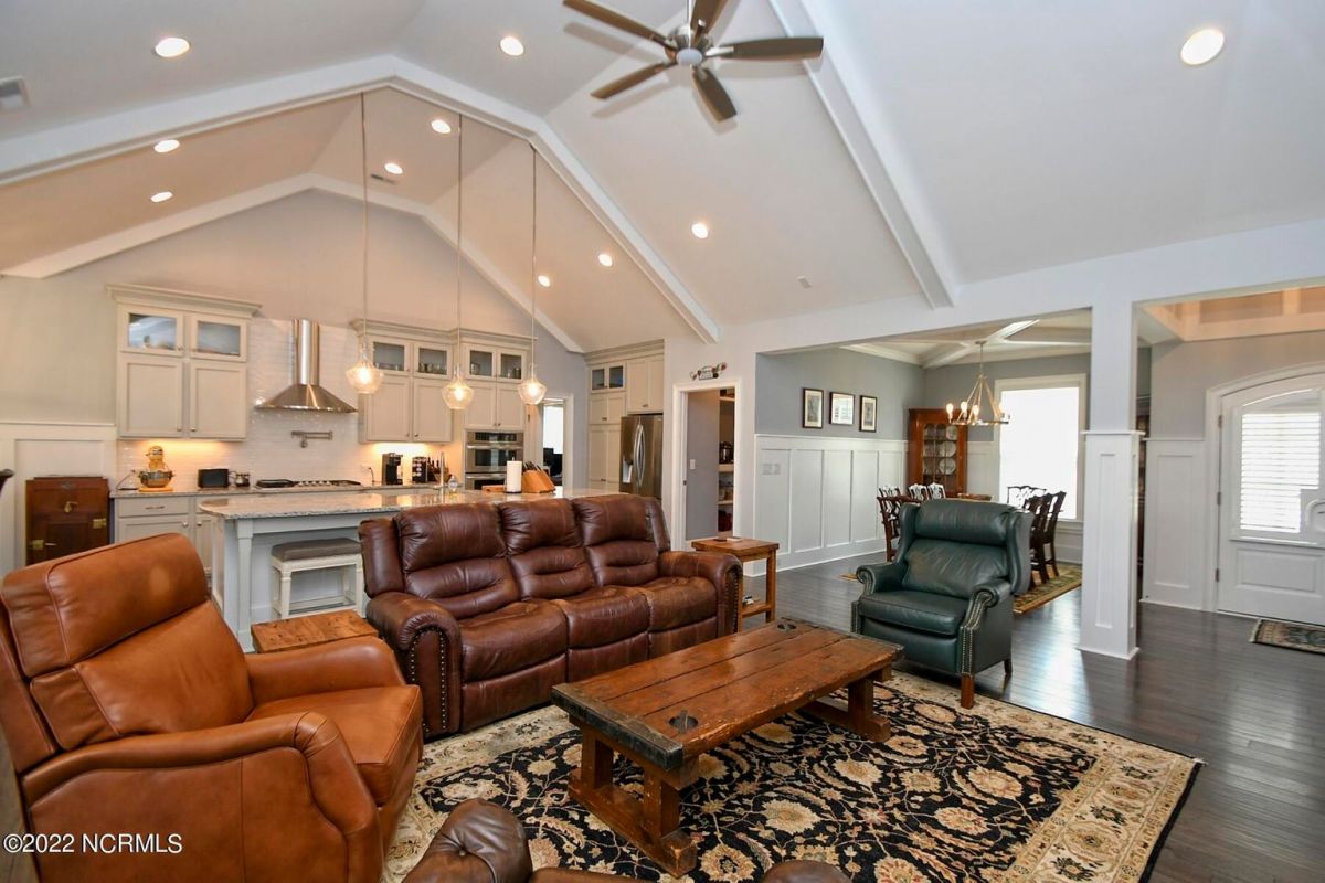 709 Creighton Circle