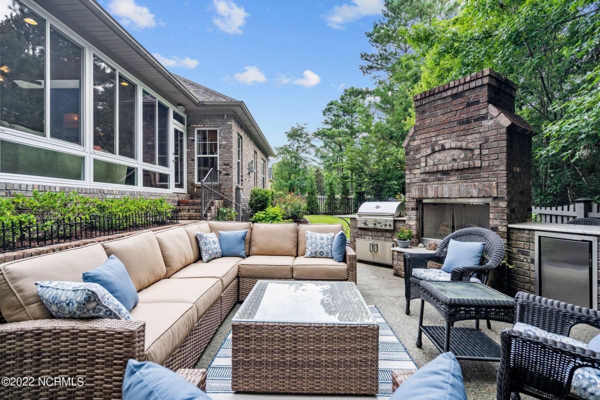 1073 Evangeline Drive