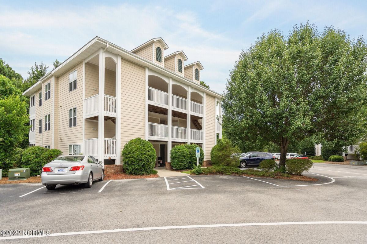 3350 Club Villas Drive