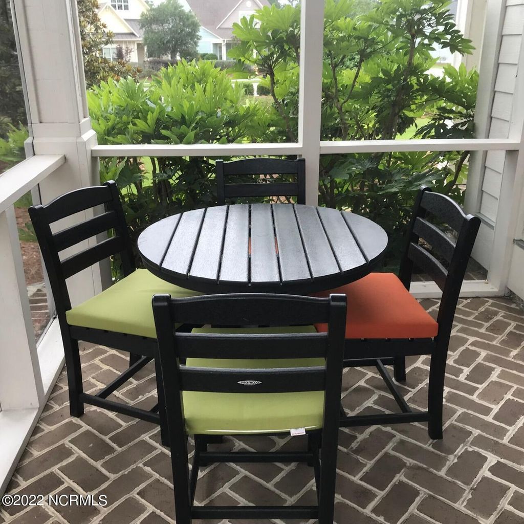 807 Meadowsweet Lane