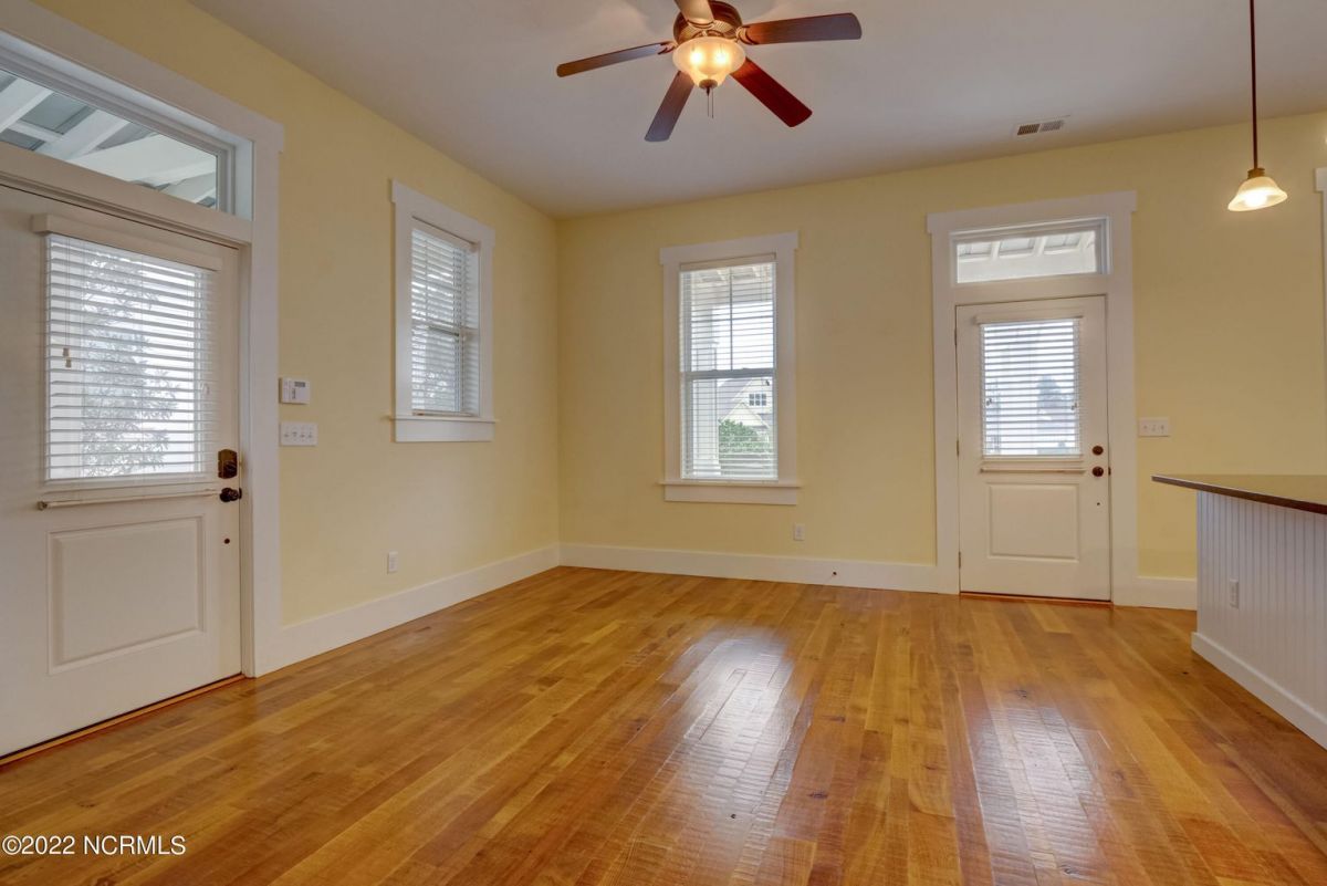 807 Meadowsweet Lane