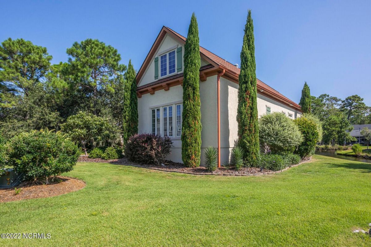 2738 Chadsworth Lane