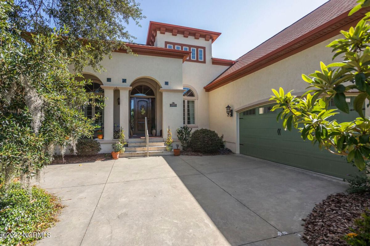 2738 Chadsworth Lane