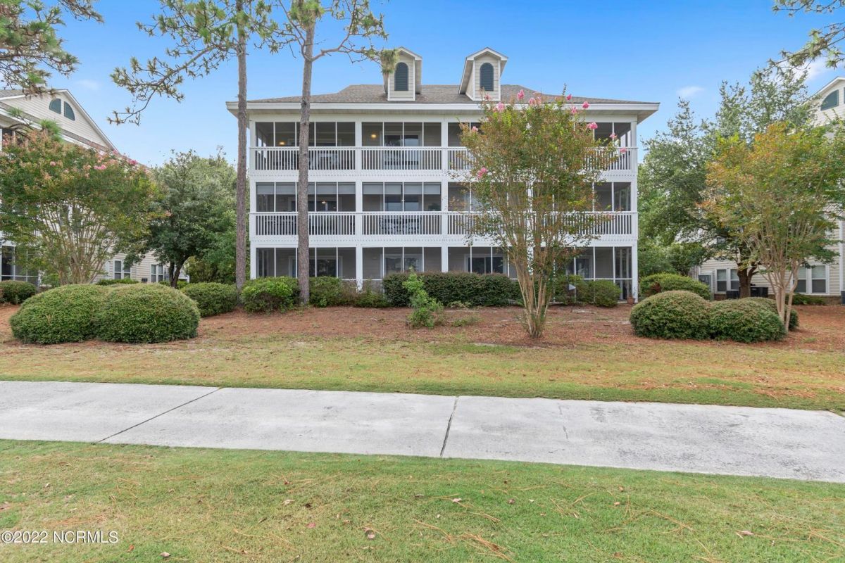 3350 Club Villas Drive