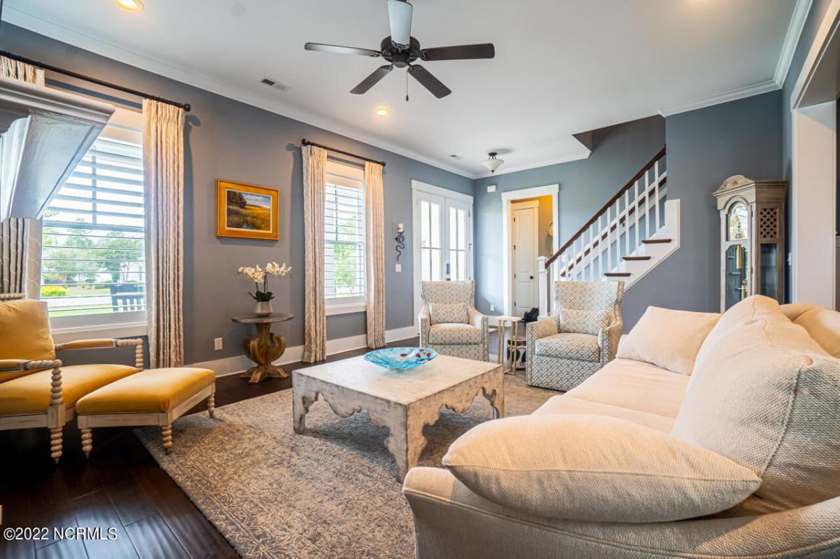 1210 Sleepy Oak Lane