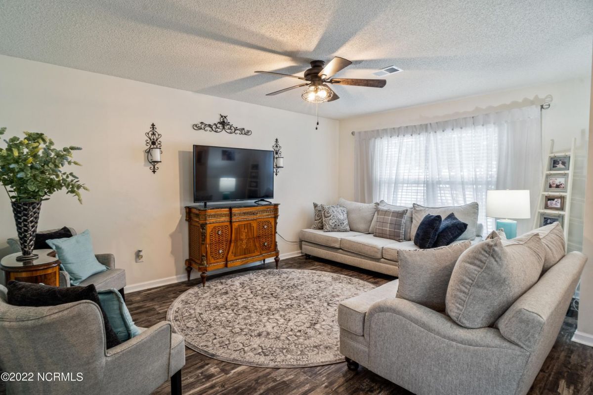 3035 Cedar Creek Lane