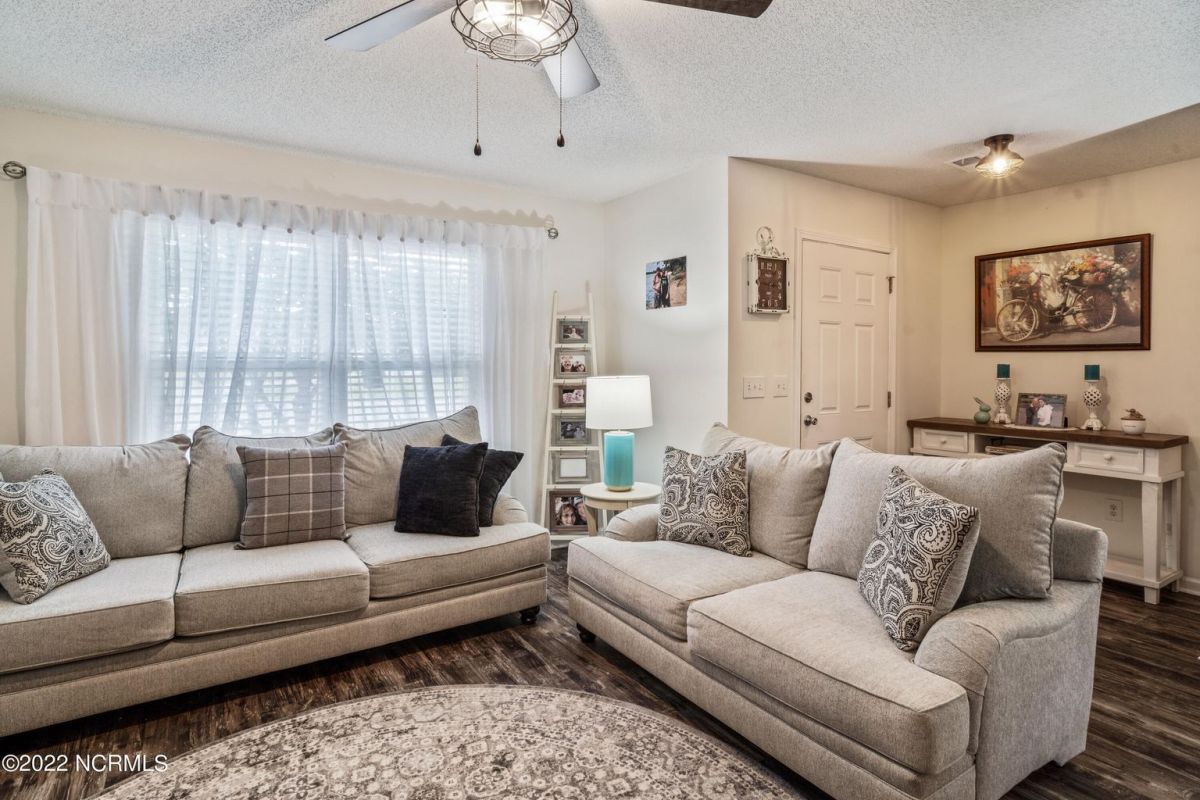 3035 Cedar Creek Lane