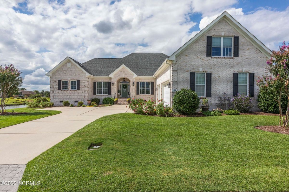 980 Woodwind Drive