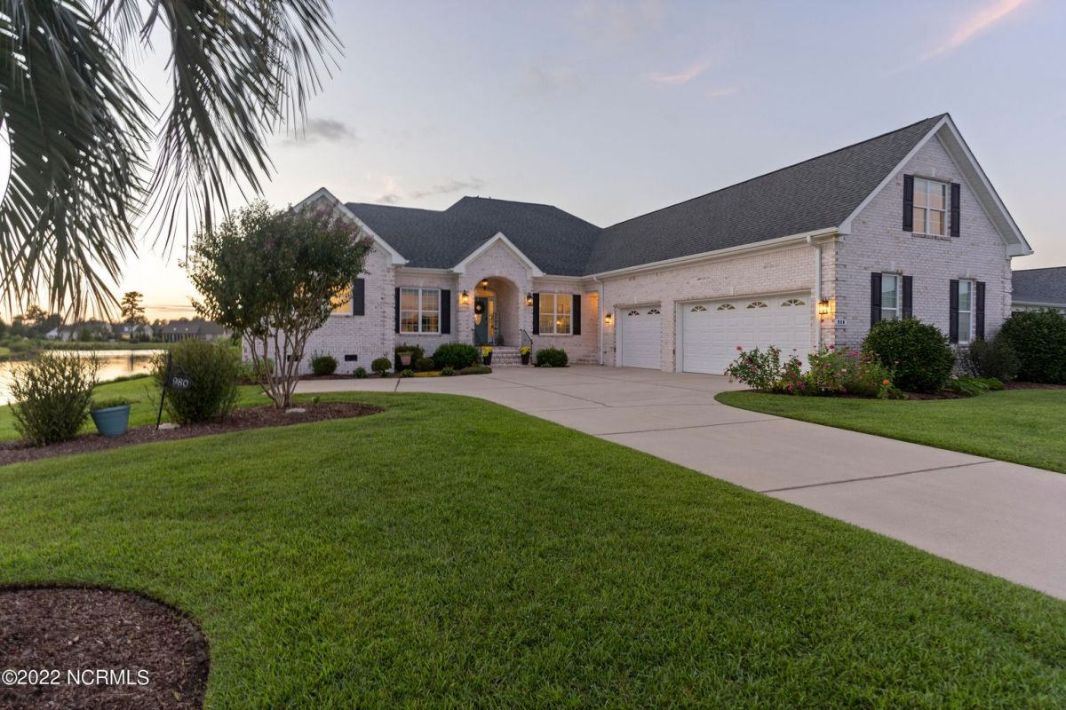 980 Woodwind Drive