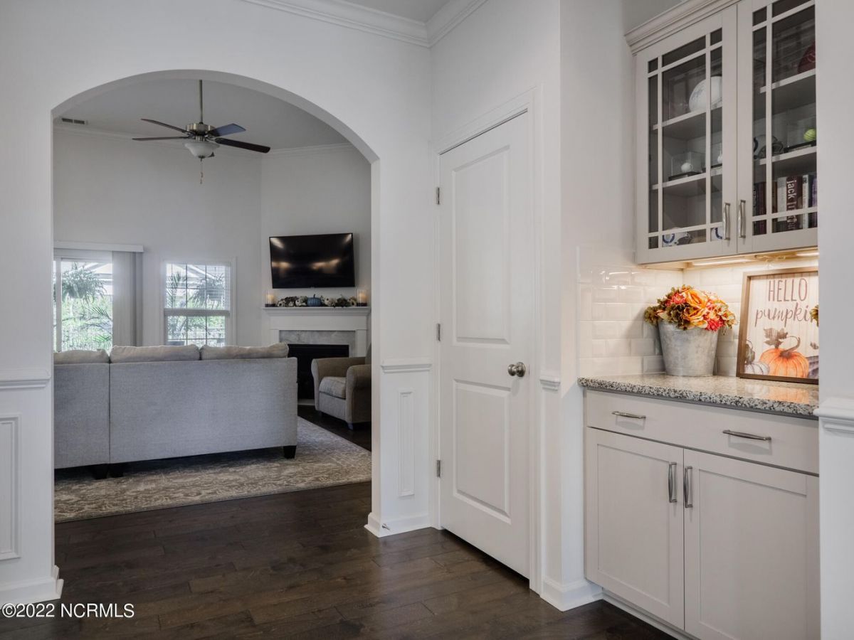 5765 Park West Circle