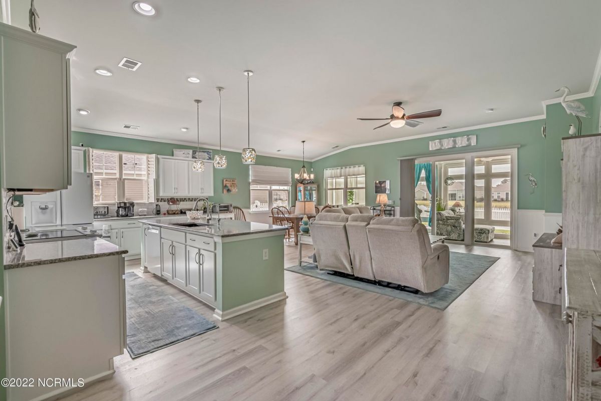 3141 Crescent Lake Drive