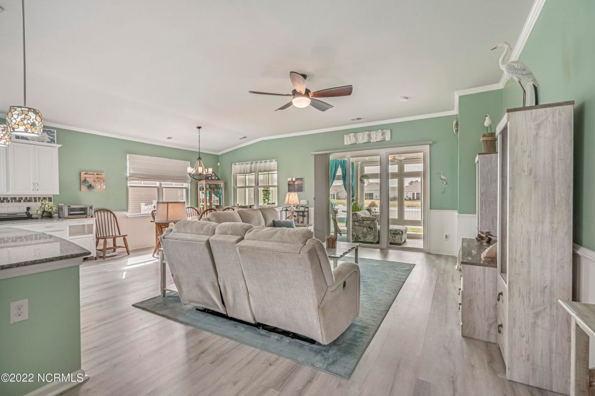 3141 Crescent Lake Drive