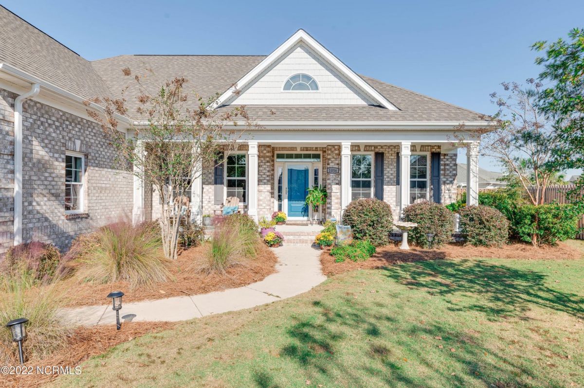 1056 Golden Sands Way