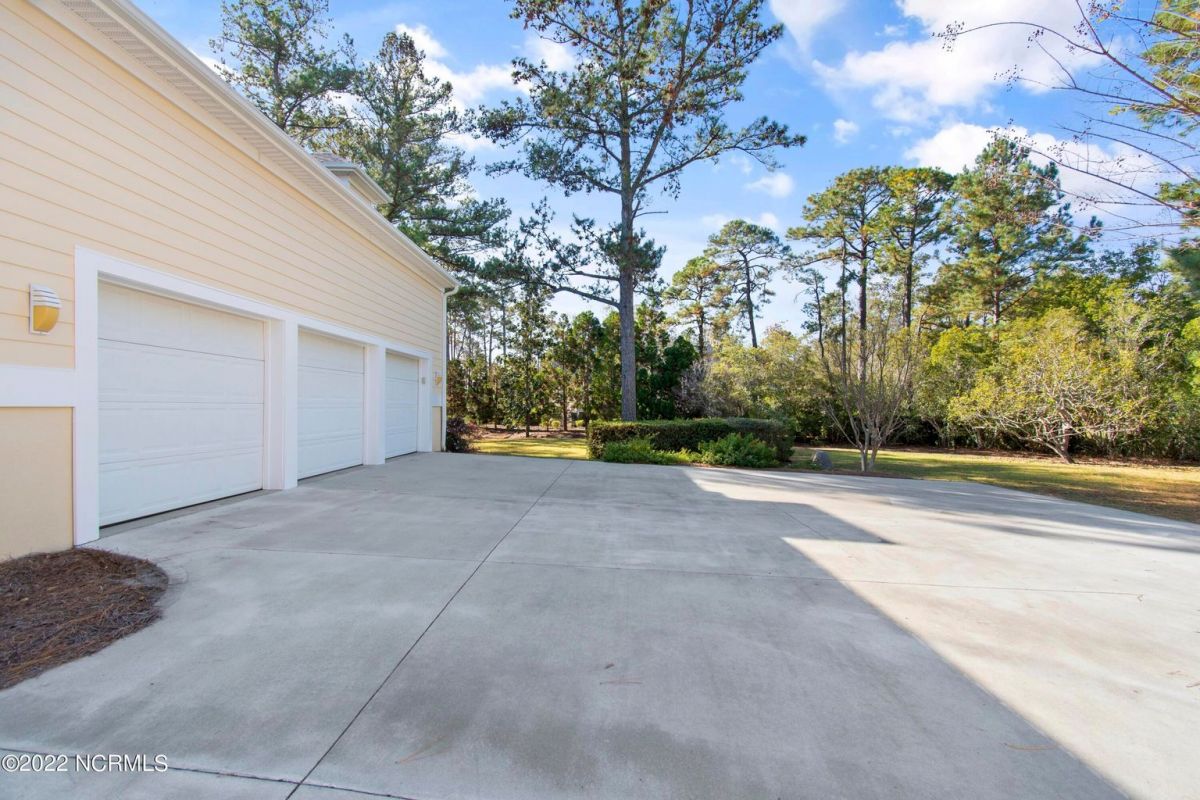 4527 Marsh Wood Court