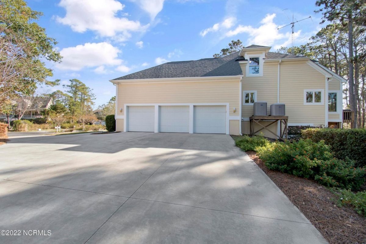 4527 Marsh Wood Court