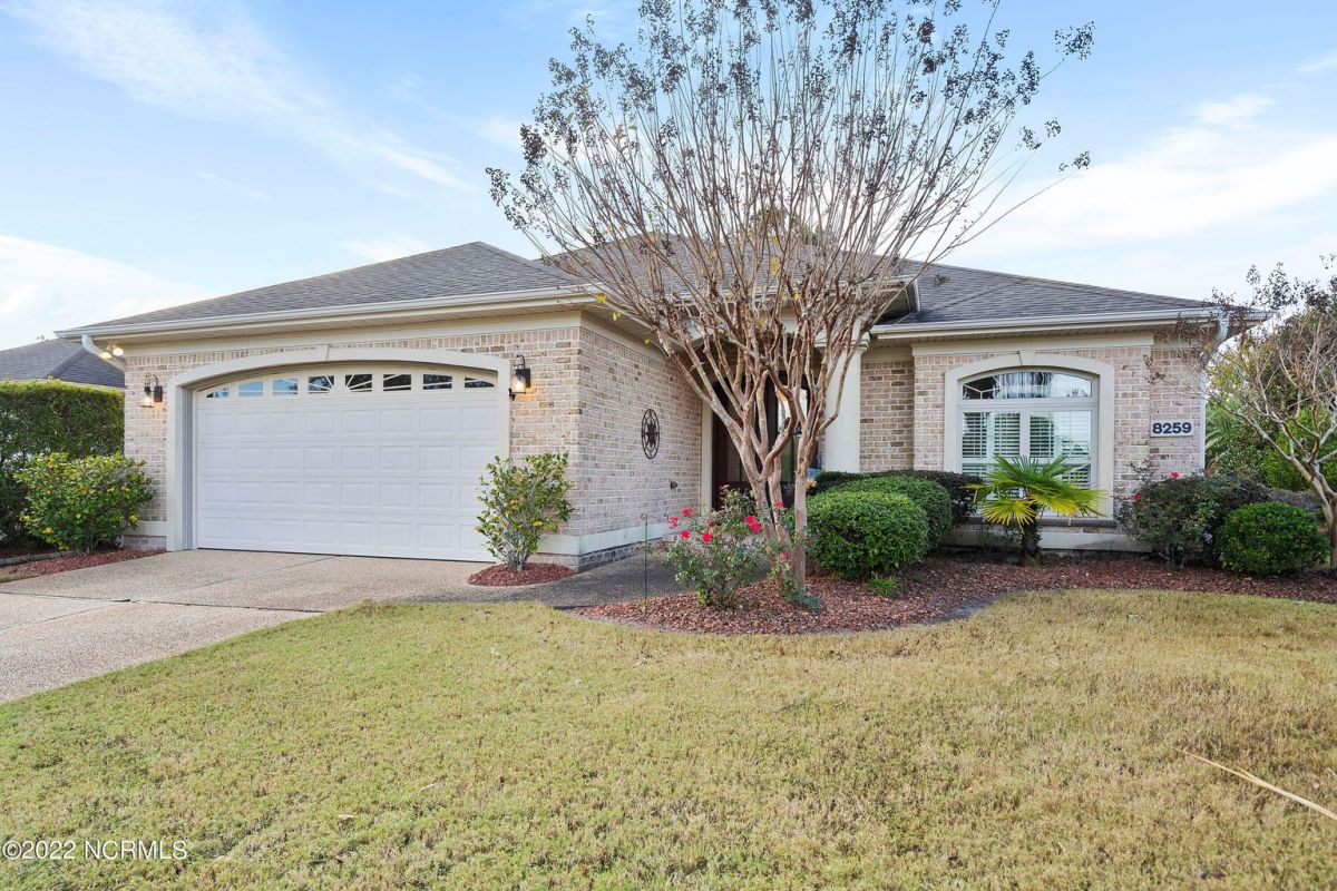 8259 Masonboro Pointe Ne