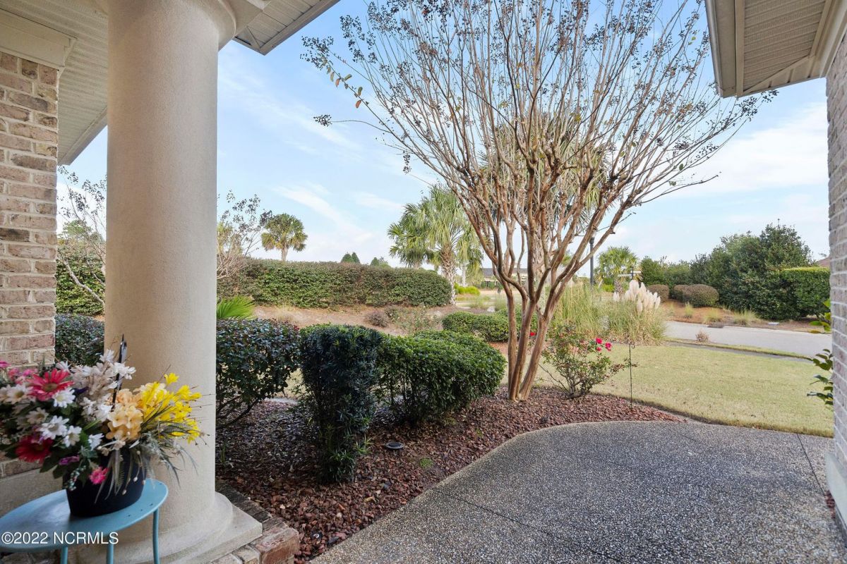 8259 Masonboro Pointe Ne