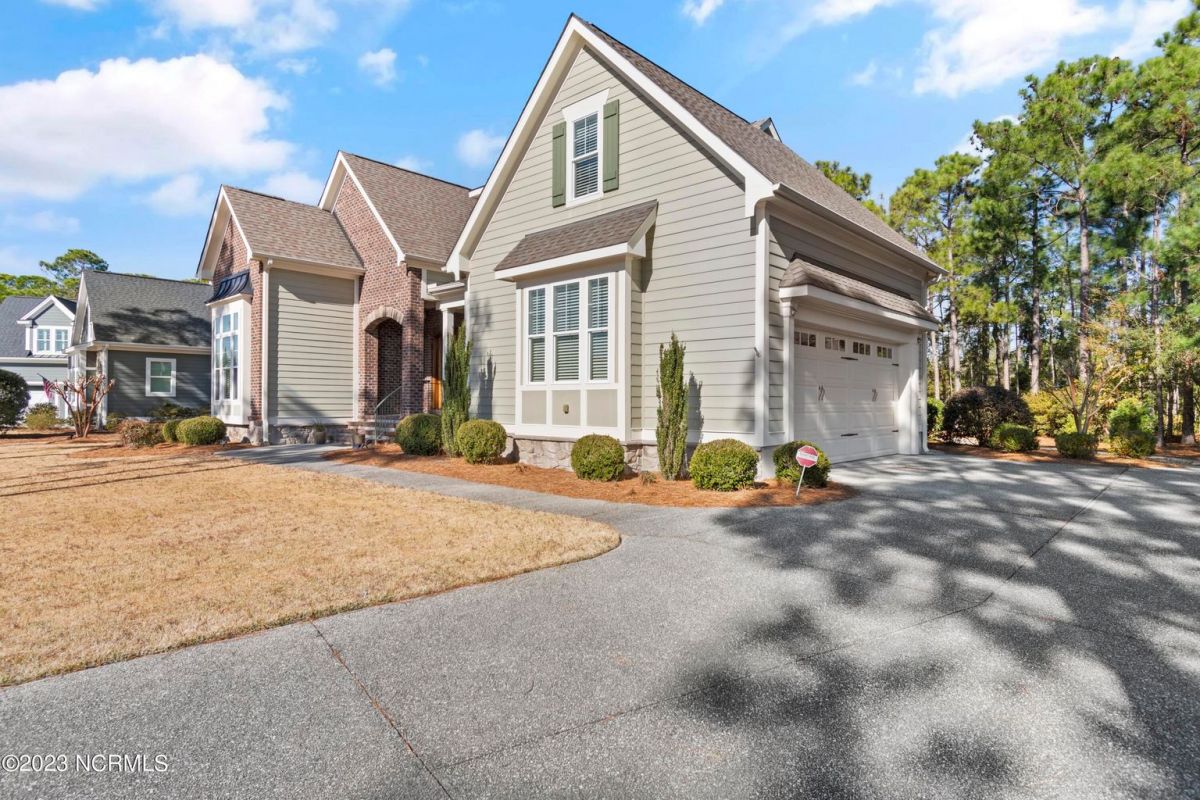 2577 Parkridge Drive