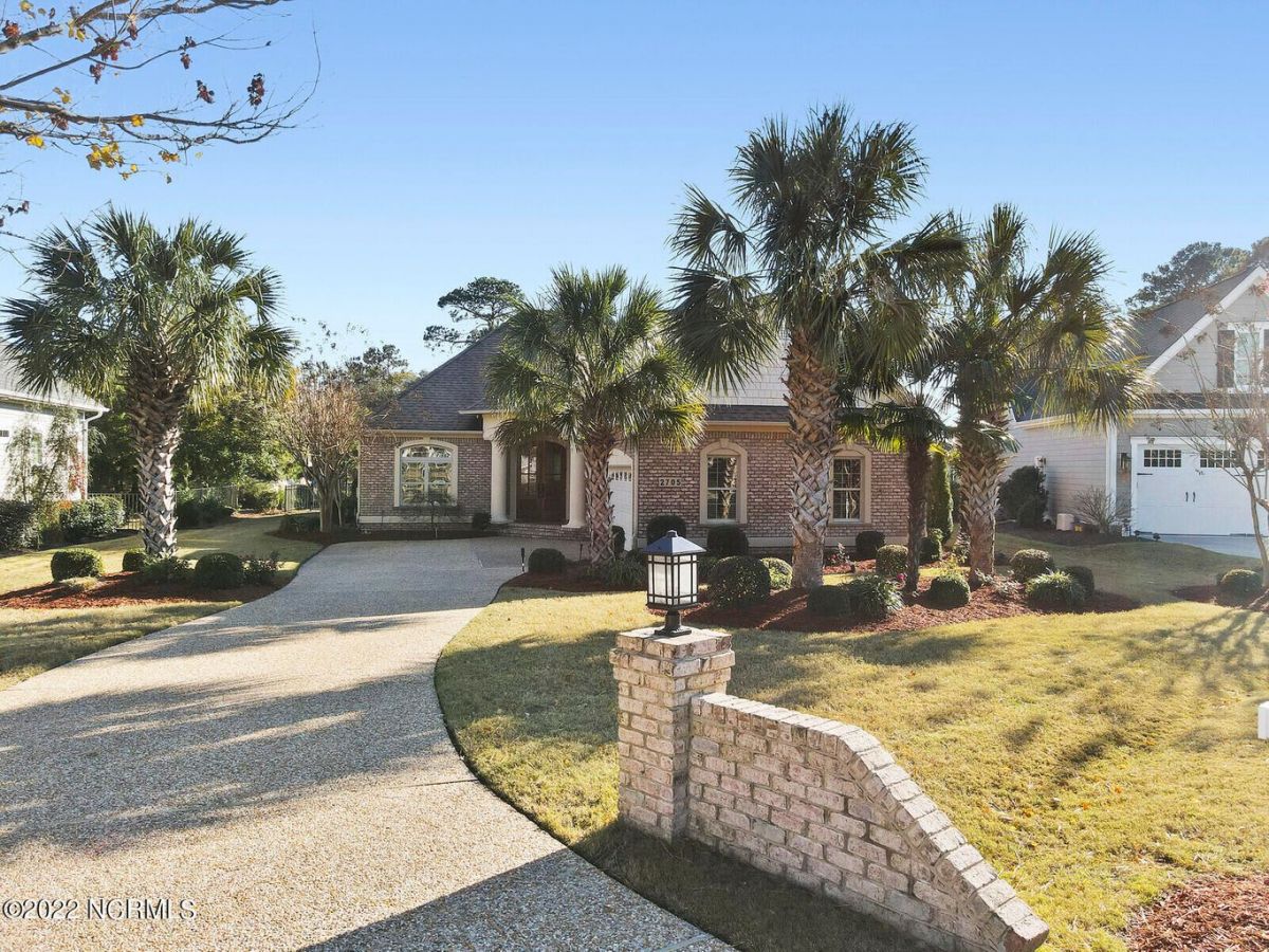 2705 Chadsworth Lane