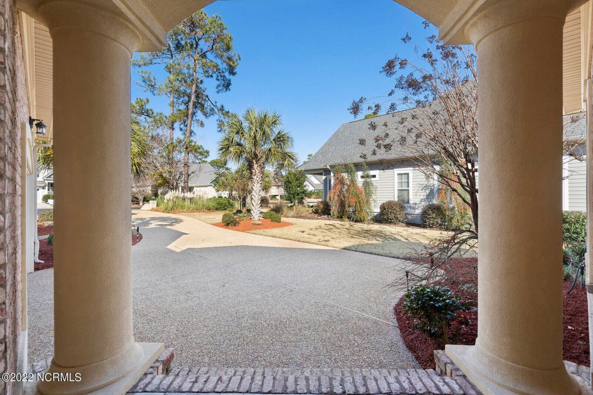 2705 Chadsworth Lane