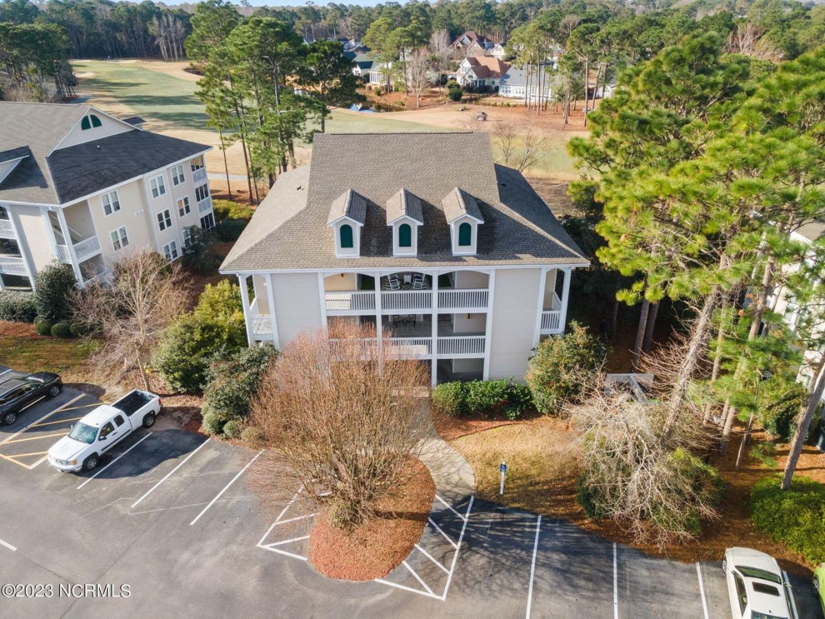 3350 Club Villa Drive