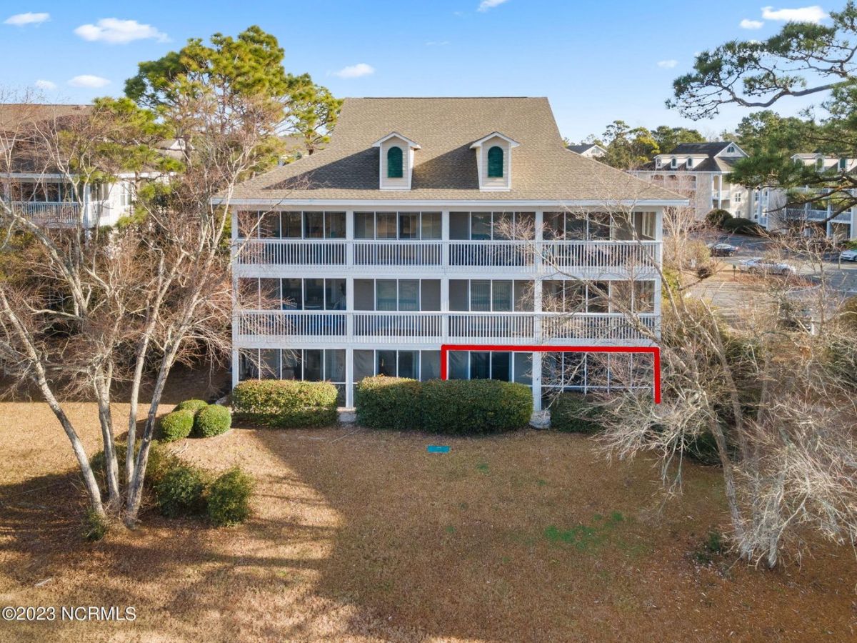 3350 Club Villa Drive