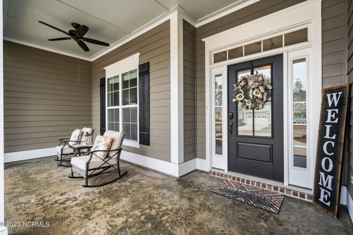 1282 Cross Water Circle