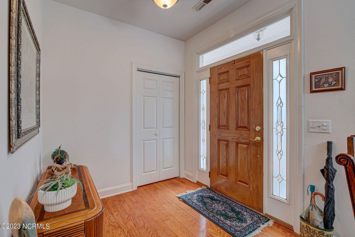 1136 Garden Club Way