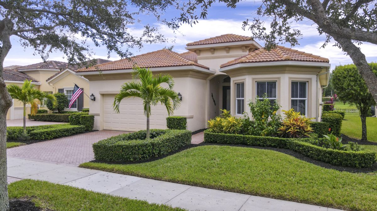 9557 Nuova Way