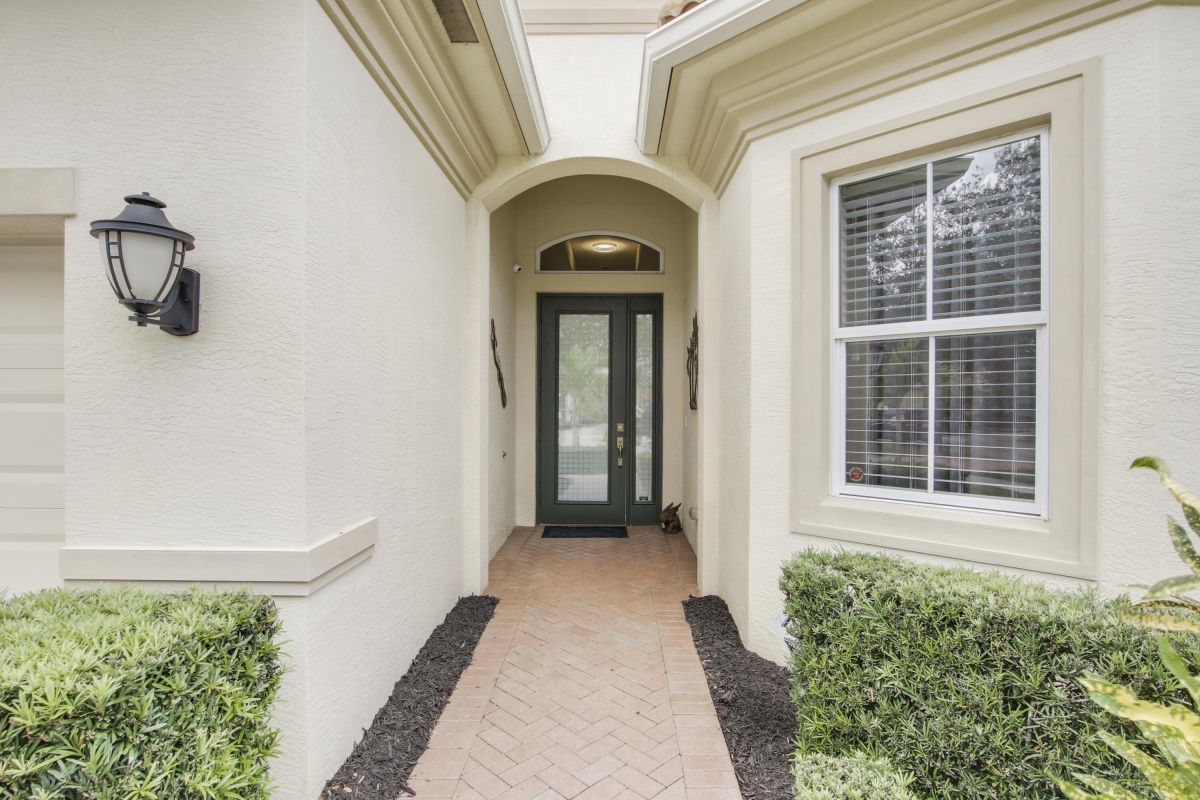 9557 Nuova Way