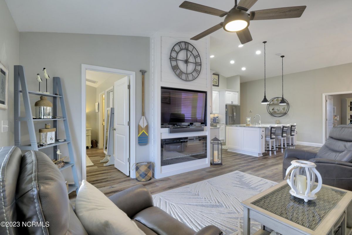 1044 Chadsey Lake Drive