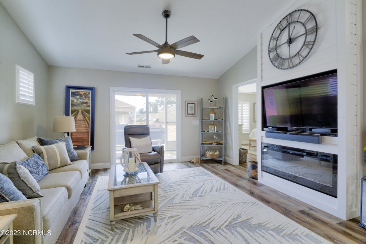 1044 Chadsey Lake Drive