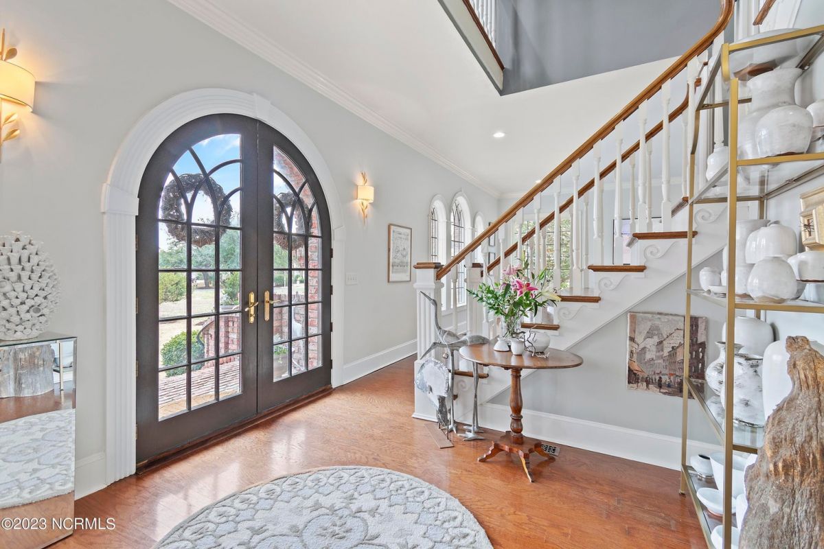 2768 Pinecrest Drive