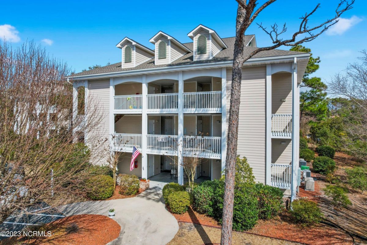 3350 Club Villa Drive