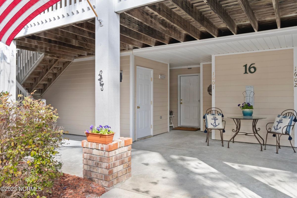 3350 Club Villa Drive