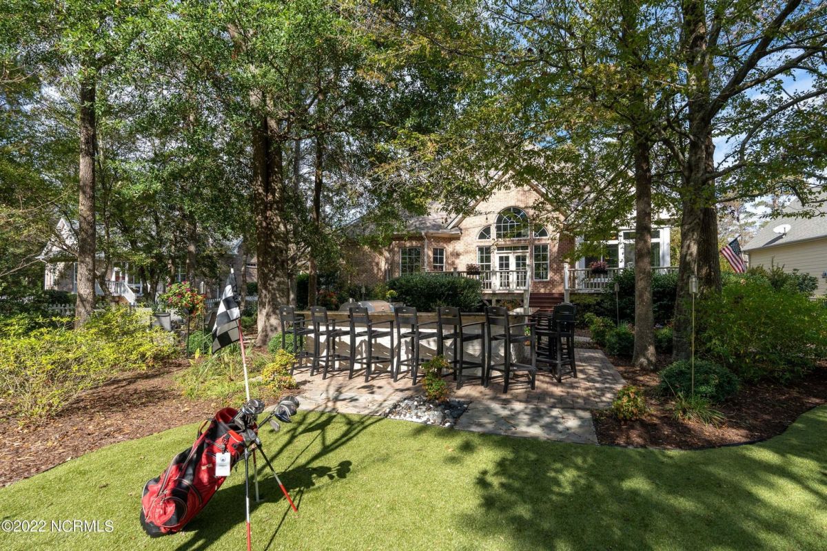 2785 Oakbluff Circle