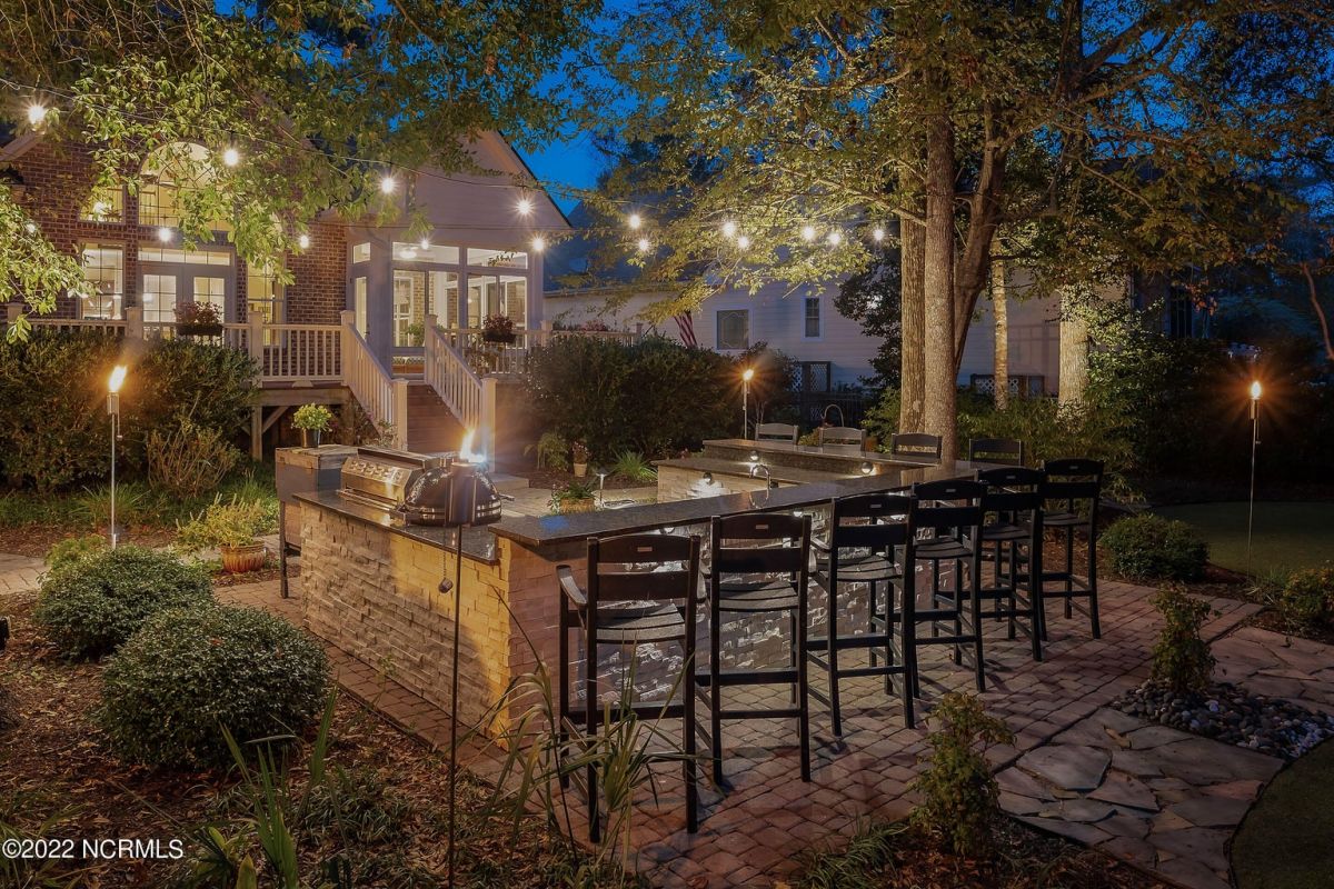 2785 Oakbluff Circle