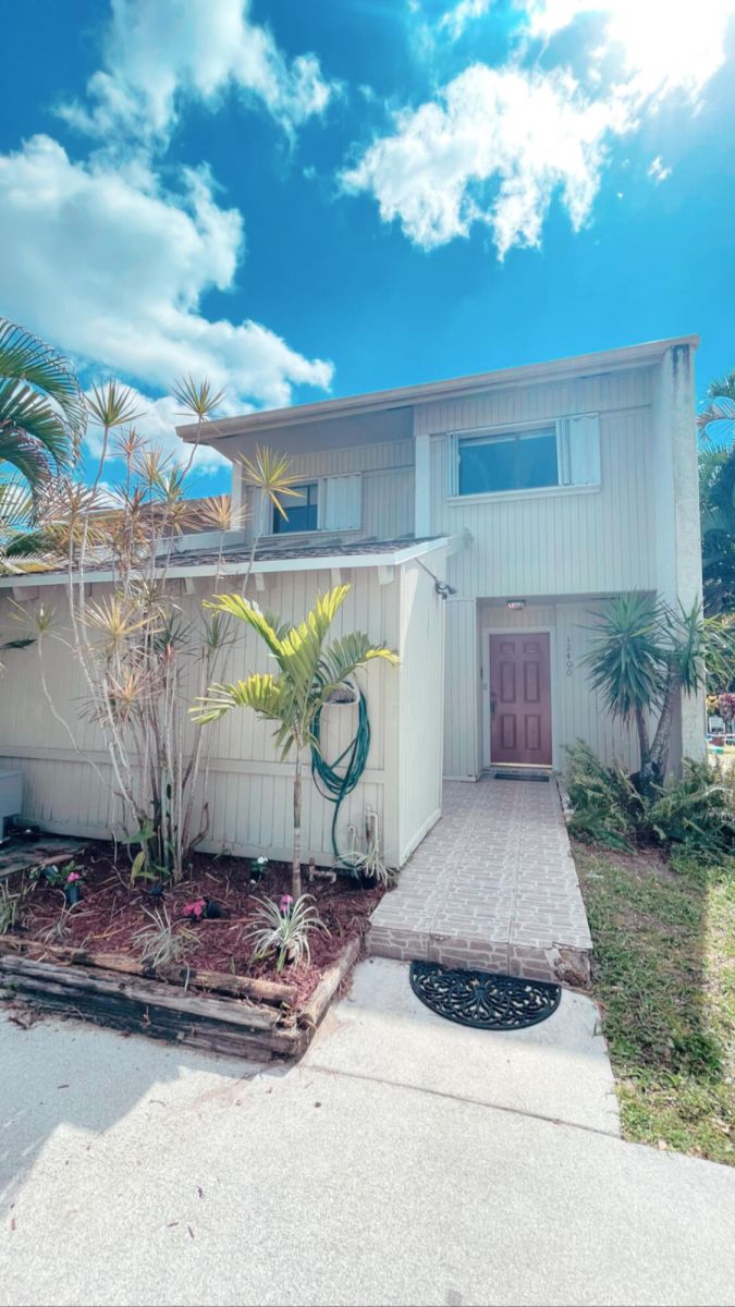 12400 Westhampton Circle