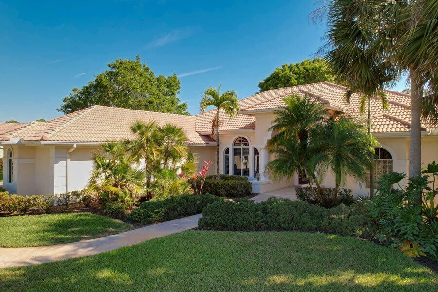 8035 Plantation Lakes Drive