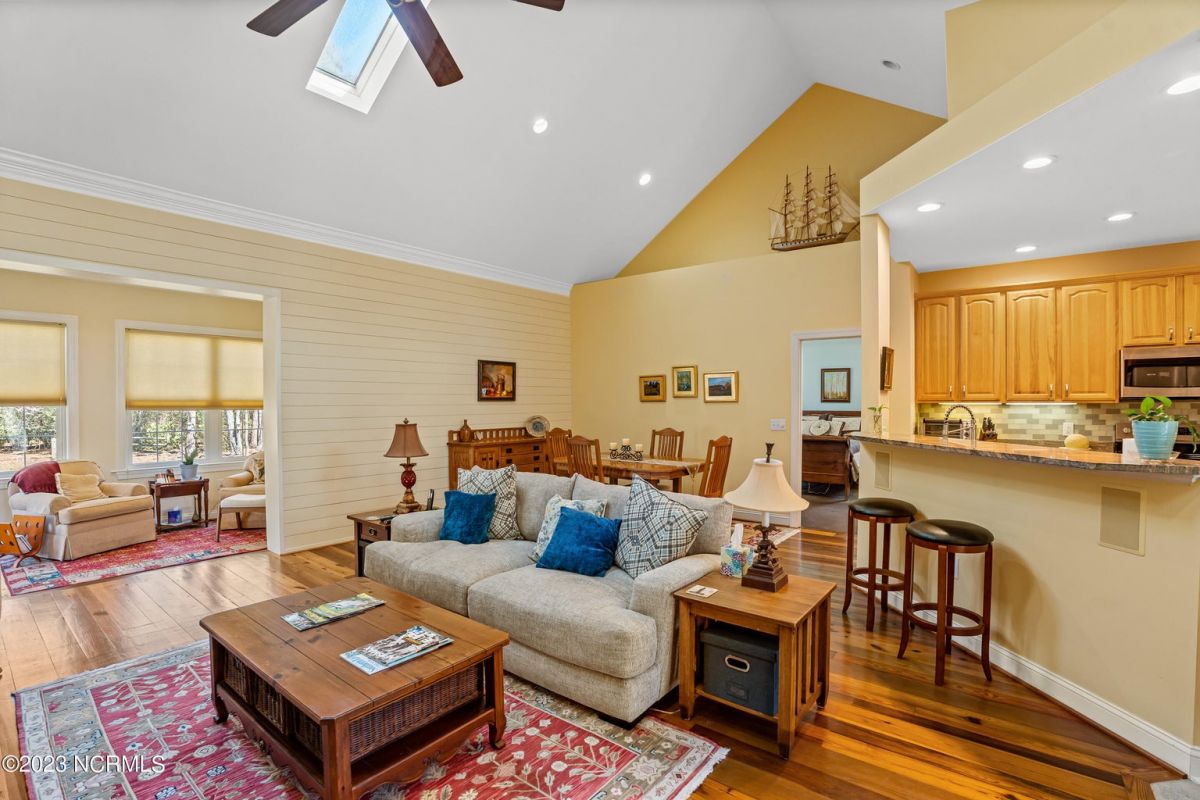 4363 Harbortown Circle