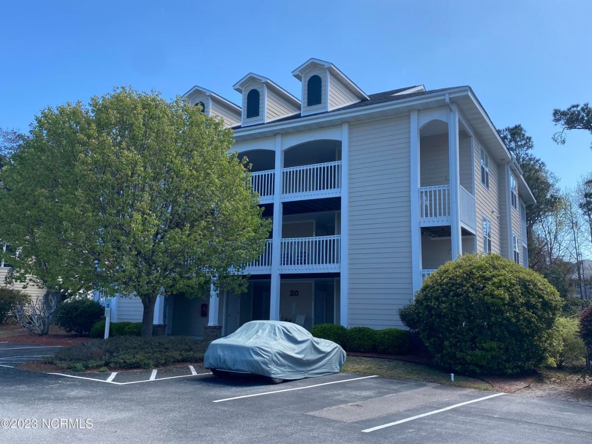 3350 Club Villas Drive