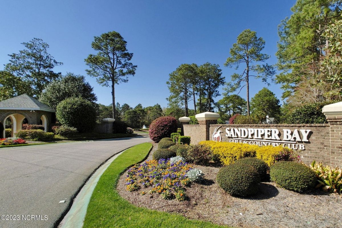 850 Sandpiper Club Drive