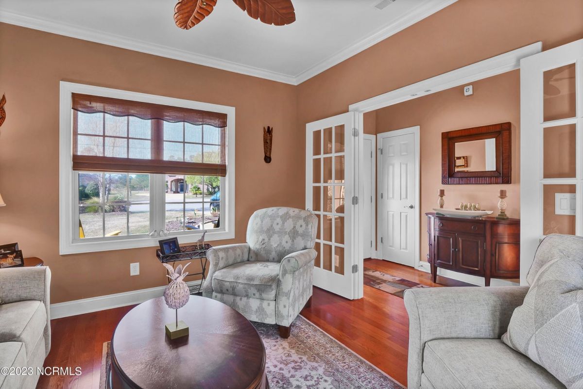 1112 Larchmont Court