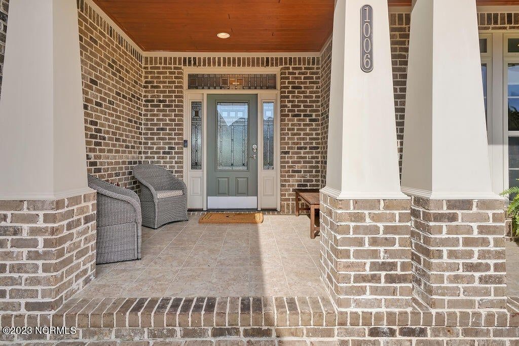 1006 Golden Sands Way