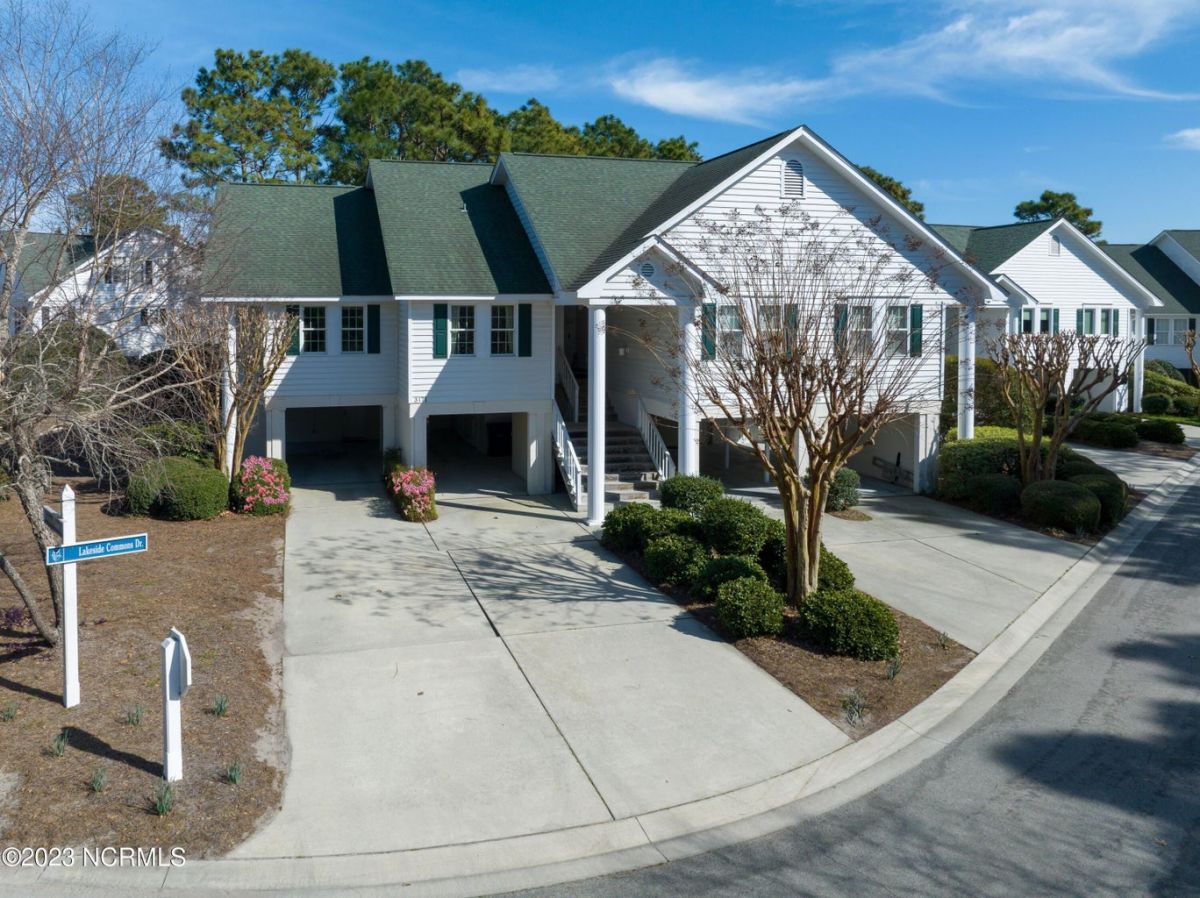 3171 Lakeside Commons Drive